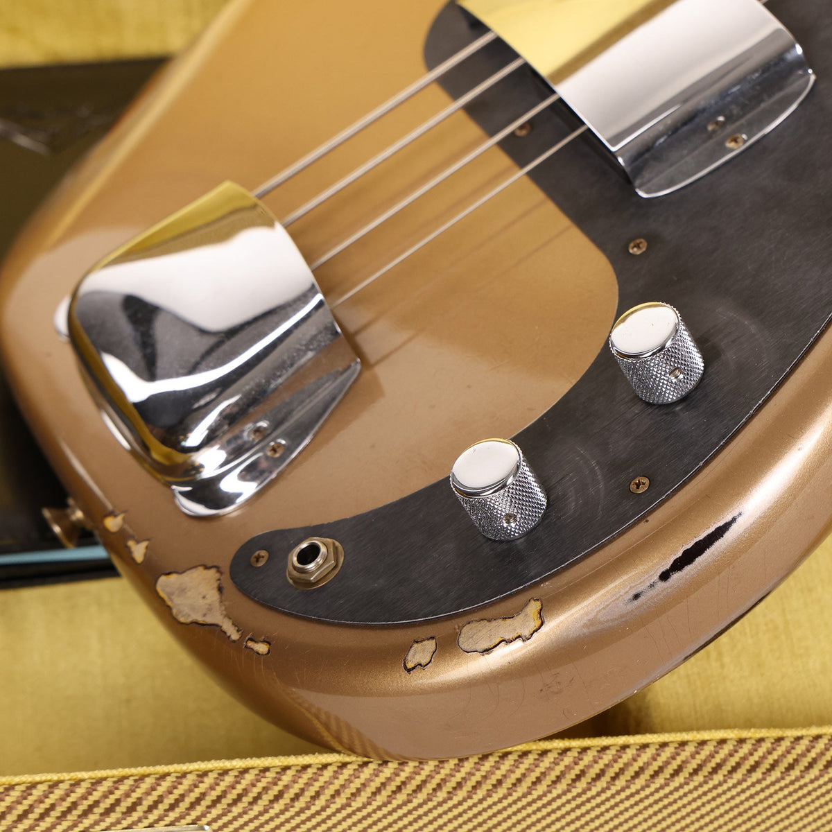 Fender Custom Shop 1958 Precision Bass Relic Aged Shoreline Gold over Chocolate 3-Tone Sunburst — 10