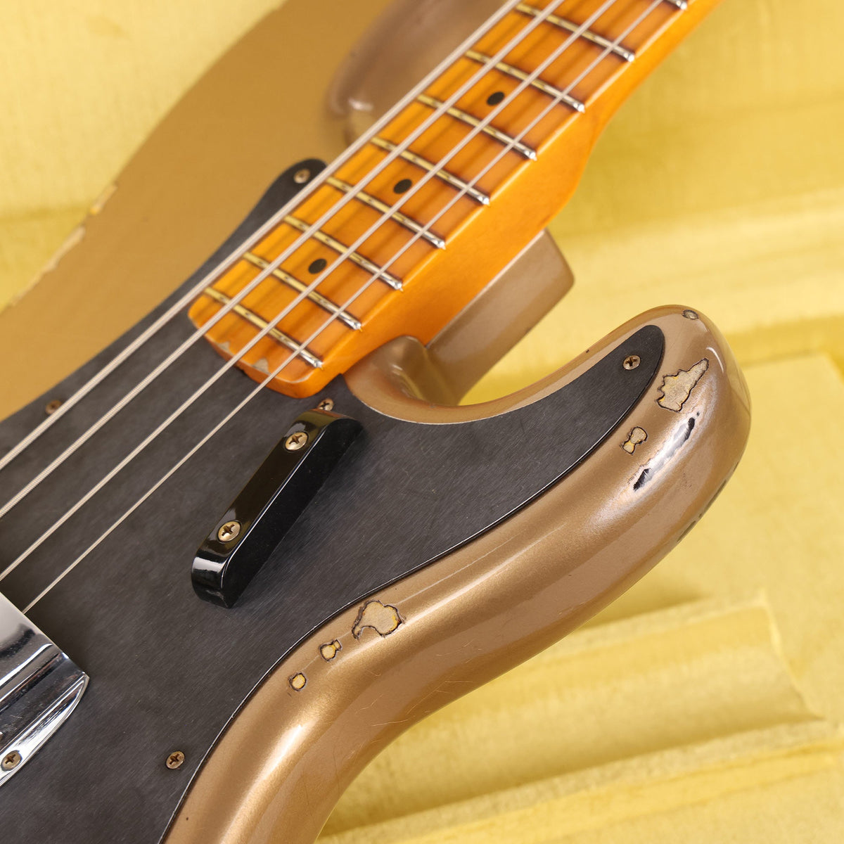 Fender Custom Shop 1958 Precision Bass Relic Aged Shoreline Gold over Chocolate 3-Tone Sunburst — 9