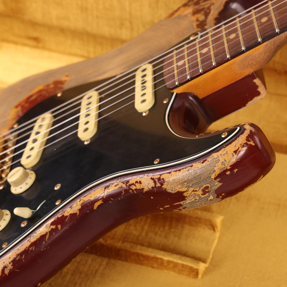 Fender Custom Shop 1960s Stratocaster Ultimate Relic Violin Burst with Gold Hardware Masterbuilt Andy Hicks — 9