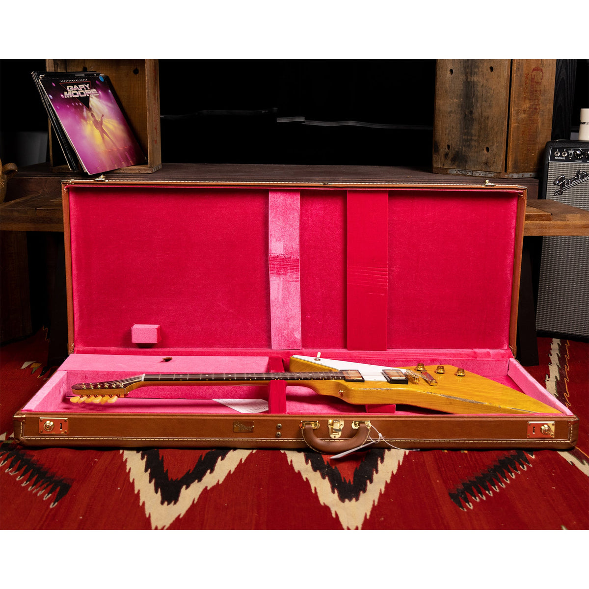 Gibson Custom Shop Collector's Edition 1958 Korina Explorer and Flying V Set — 11