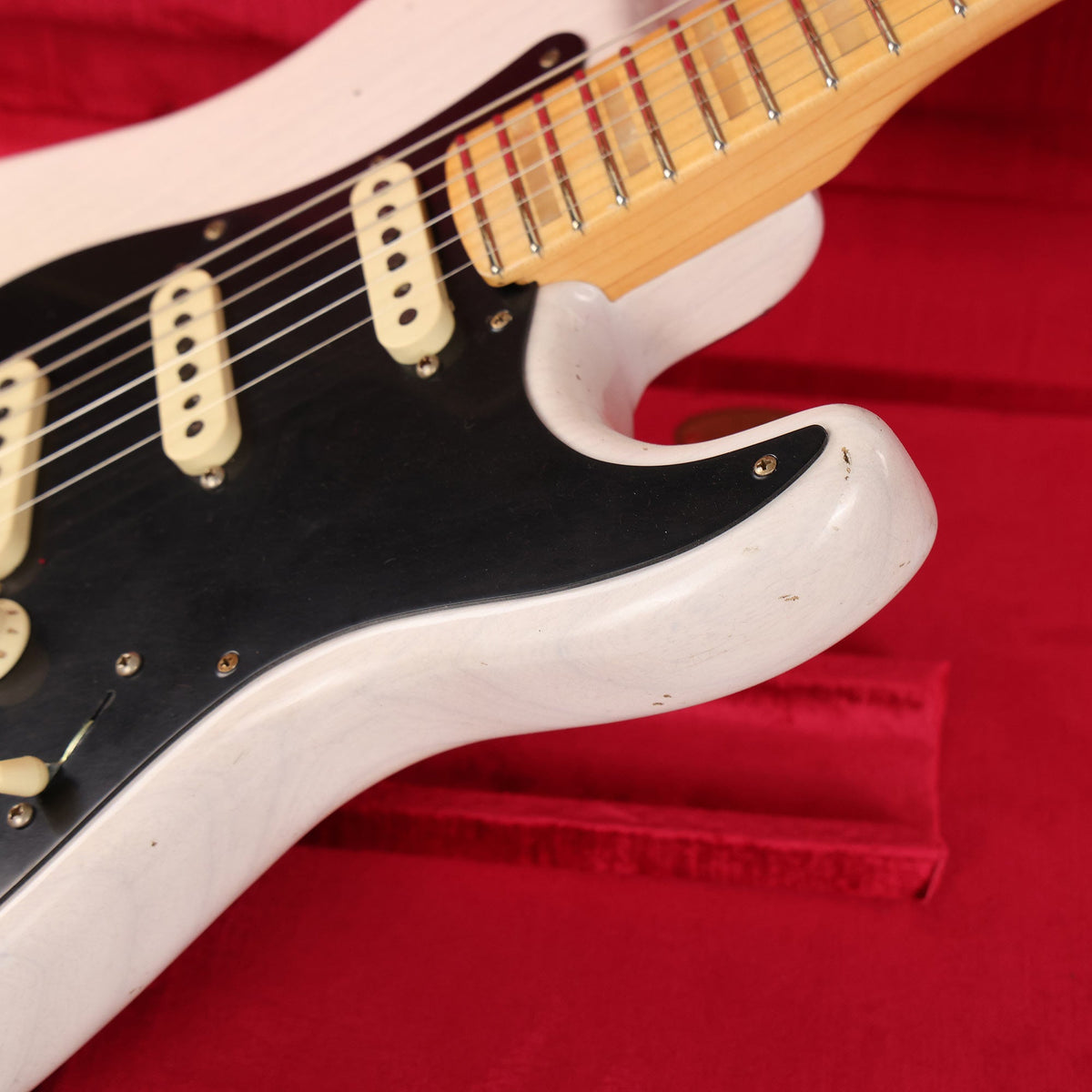Fender Custom Shop Reverse Headstock Stratocaster Journeyman Relic Aged White Blonde — 9