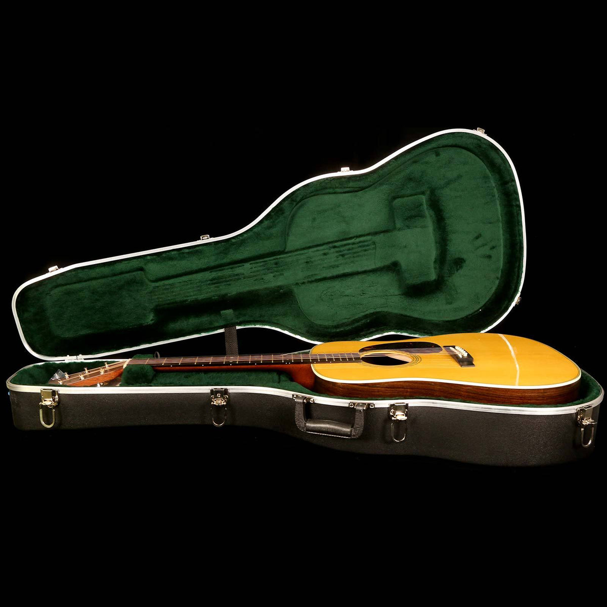 Martin D-28 Dreadnought Acoustic Natural — 8