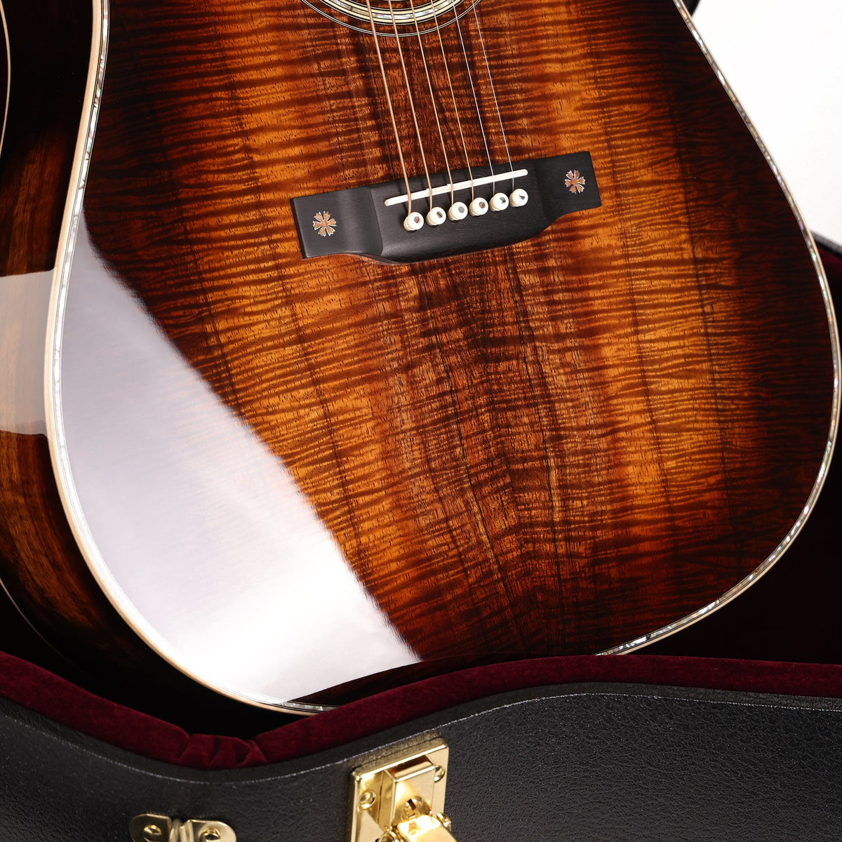 Martin Custom Shop Dreadnought Highly Figured Koa — 11