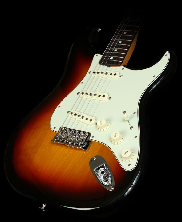 Used Fender Classic Series '60s Stratocaster Electric Guitar 3-Tone Sunburst